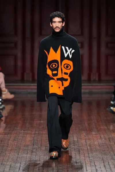 Look 19